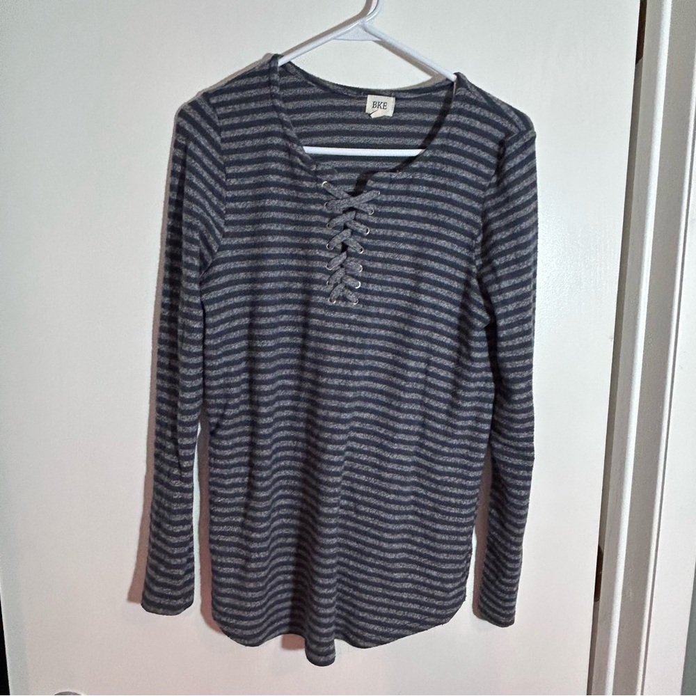 BKE Buckle striped long sleeve top small‎